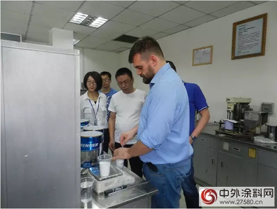 美塗士與(yu) 意大利倫(lun) 納塗料使者深入交流水性漆