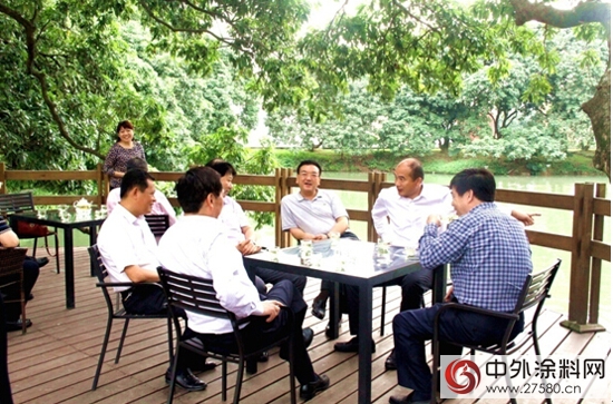 國家工商總局劉俊臣副局長蒞臨(lin) 三棵樹考察調研