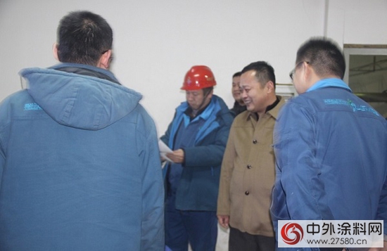 聖光集團領導春節期間慰問生產(chan) 一線員工"111759"