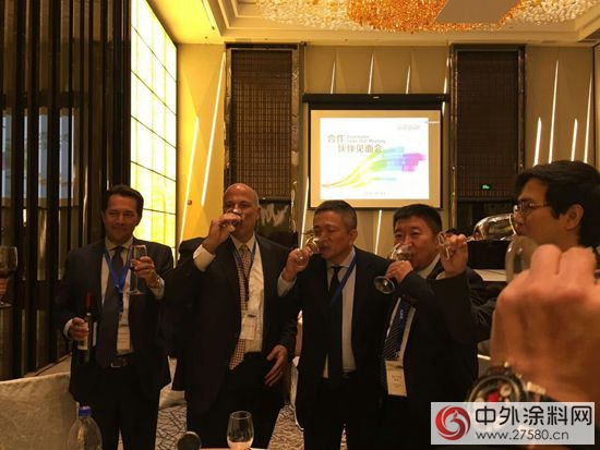 宣偉(wei) 塗料CEO與(yu) 威士伯華潤骨幹經銷商見麵"114268"