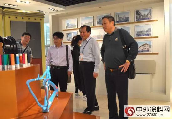 鎮江市中建地產(chan) 、潤泰化學領導蒞臨(lin) 虎皇漆業(ye) 考察交流