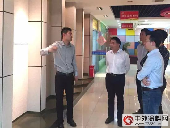 鎮江市中建地產(chan) 、潤泰化學領導蒞臨(lin) 虎皇漆業(ye) 考察交流