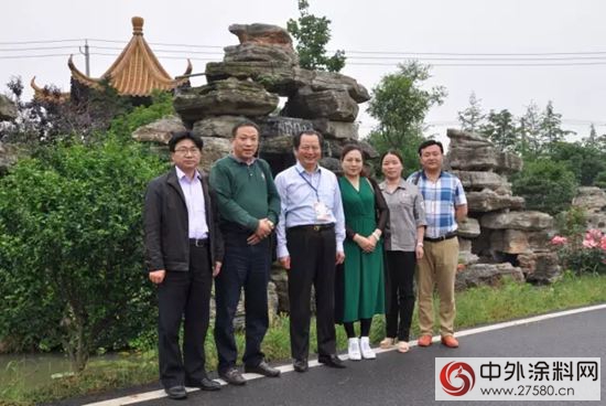 鎮江市中建地產(chan) 、潤泰化學領導蒞臨(lin) 虎皇漆業(ye) 考察交流