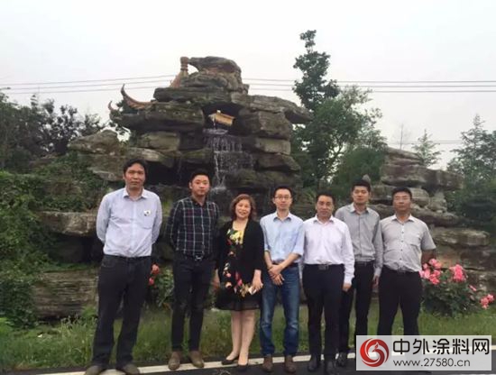 鎮江市中建地產(chan) 、潤泰化學領導蒞臨(lin) 虎皇漆業(ye) 考察交流