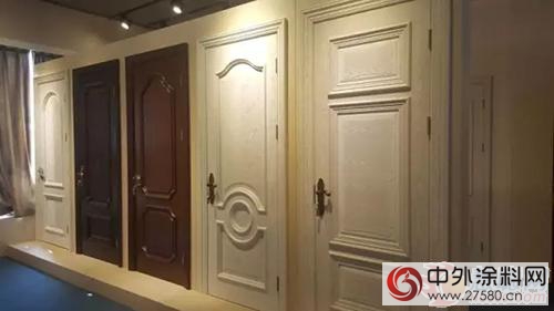 展辰家具漆專(zhuan) 業(ye) 培訓團隊走進百德功能木門