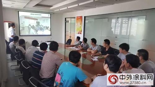 展辰家具漆專(zhuan) 業(ye) 培訓團隊走進百德功能木門