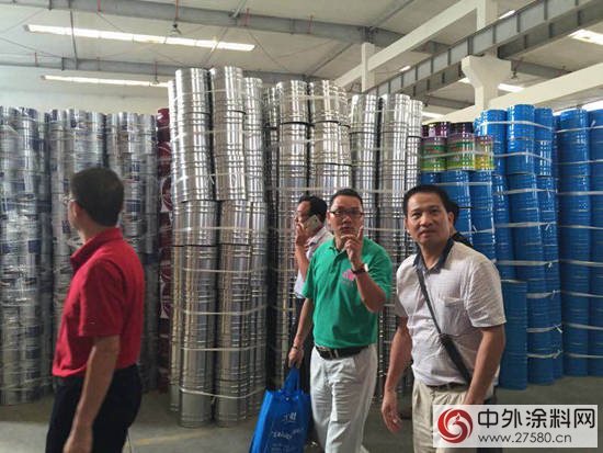 廣東(dong) 塗料行業(ye) 河南考察團參觀鄭州金泰製罐有限公司"117760"