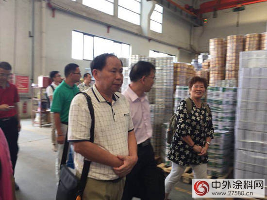 廣東(dong) 塗料行業(ye) 河南考察團參觀鄭州金泰製罐有限公司"117760"