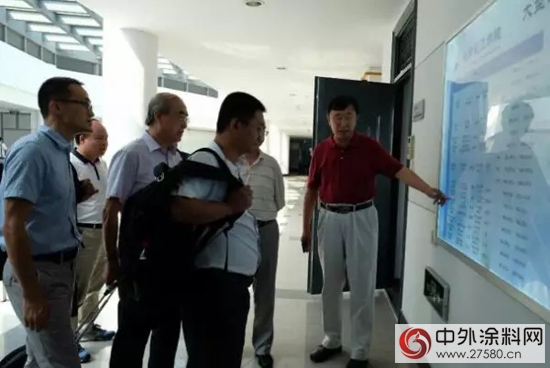 舊房重塗發展研討會與會代表走進中國塗料工業大學