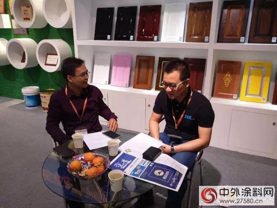 華隆塗料亮相家具材料展 “水木隆行”成重點關注對象