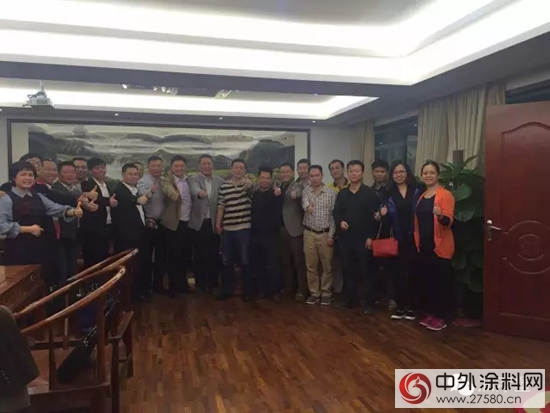 油漆堡和立邦親(qin) 情攜手家裝發展趨勢洽談會(hui) 
