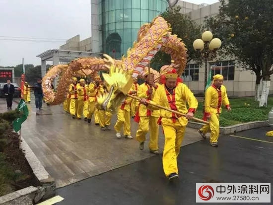 祥龍鬧新春，開門添財運：晨光塗料開業(ye) 大吉！