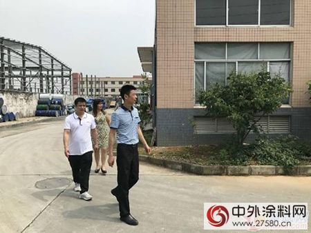 南康區家具漆經銷商方總到廣東(dong) 堡潤漆參觀考察