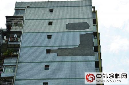 高樓瓷磚傷(shang) 人案頻發 建築塗料推廣刻不容緩
