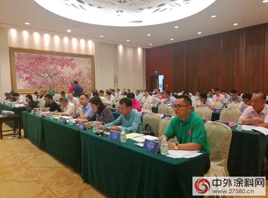廣塗協舉(ju) 行換屆前最後一次會(hui) 議"121895"