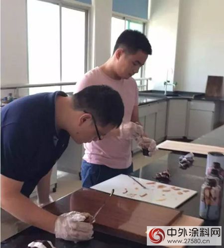 巴德士人，同進步，共發展！