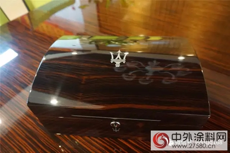 匠心與(yu) 匠人，漆強鋼琴漆與(yu) 雪茄盒的完美結合"123035"