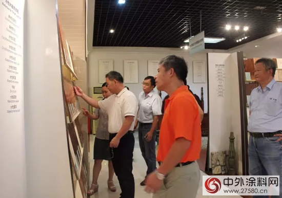 東(dong) 莞市質監局局長胡熾海一行來大寶化工調研交流