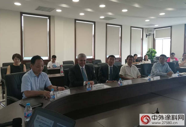 行業(ye) 翹楚合力打造全球首條高光鏡麵水性UV塗裝線產(chan) 業(ye) 鏈