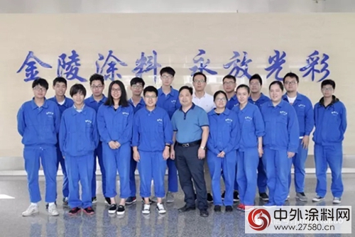 揚大學生來金陵塗料學習(xi) 實踐