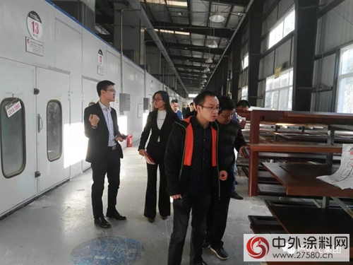 深入一線，巴德士實地考察頂固、韓居麗(li) 格"125219"