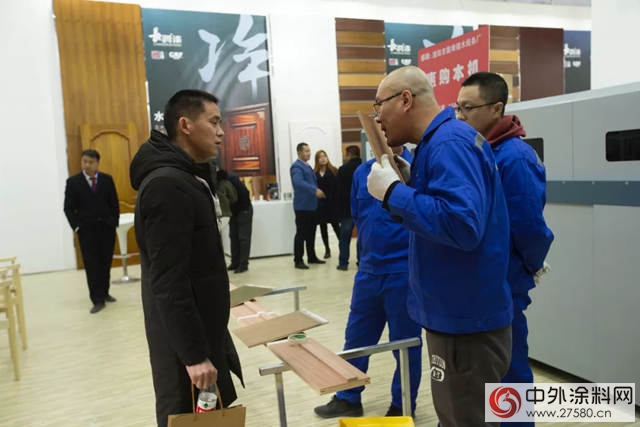 立邦長潤發以專業、貼心、值得信賴的形象亮相北京國際門業展