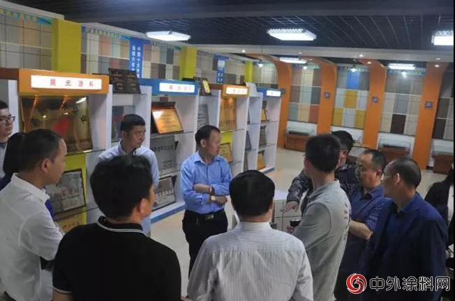 常州門窗幕牆行業(ye) 協會(hui) 考察晨光塗料總部