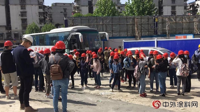 華科大學子參觀武漢裝飾保溫工地