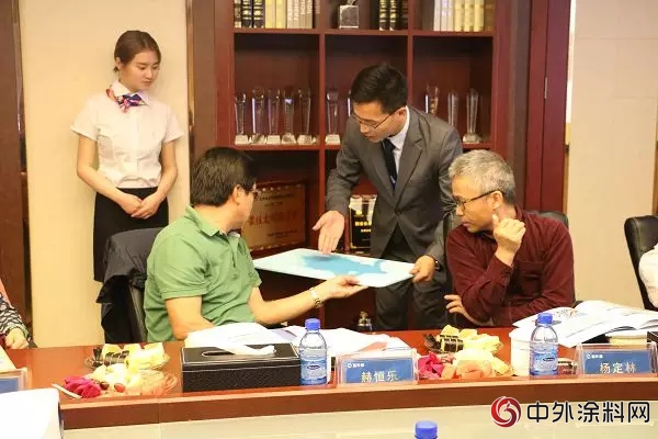 美的地產(chan) 總裁考察藍天豚矽藻泥：綠色建築新材料將成高端房產(chan) 新亮點