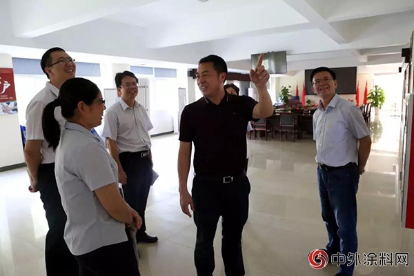 光明辦事處麥雄光書(shu) 記一行走訪展辰集團 助力企業(ye) 發展