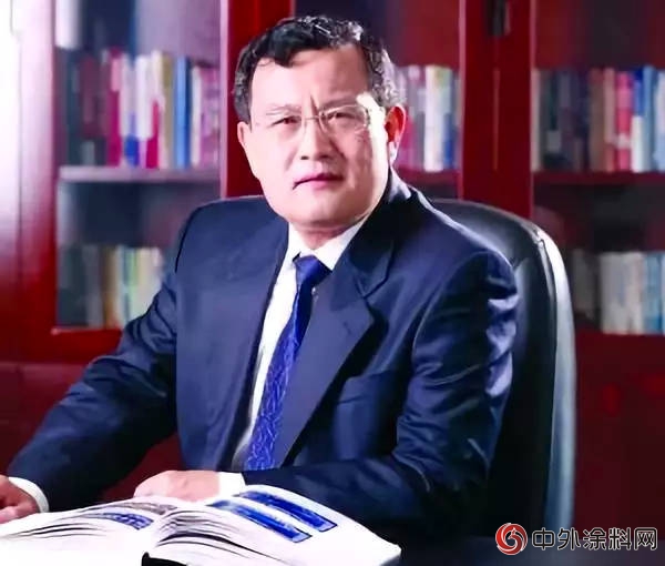 從(cong) 瀕臨(lin) 倒閉到200億(yi) 銷售額，丁建生創造萬(wan) 華化學的故事
