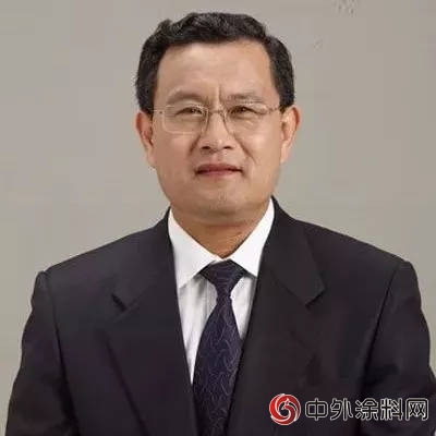 從(cong) 瀕臨(lin) 倒閉到200億(yi) 銷售額，丁建生創造萬(wan) 華化學的故事