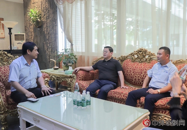 全國工商聯家具裝飾業(ye) 商會(hui) 執行會(hui) 長張傳(chuan) 喜一行蒞臨(lin) 東(dong) 莞大寶化工考察