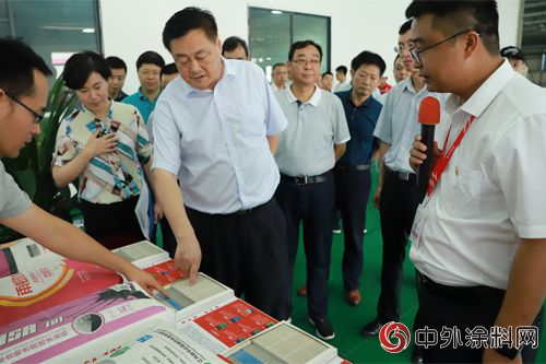 蕪湖市長考察東(dong) 方雨虹蕪湖生產(chan) 基地