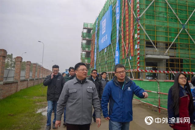 成都大寶化工綜合樓喜封金頂，大寶漆展開發展新畫卷"
131521"