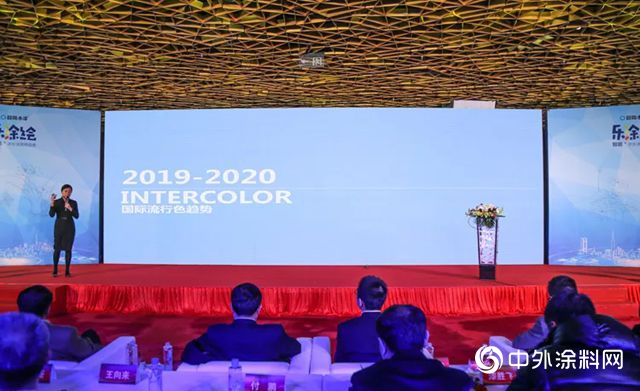 赤錦中國紅 晨陽水漆發布2019年度主打色"131756"