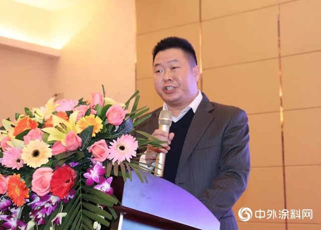獲多個(ge) 發明專(zhuan) 利、多個(ge) 實用型專(zhuan) 利、通過高新技術企業(ye) 認證.....金塗料寶公司年會(hui) 上分享喜悅！