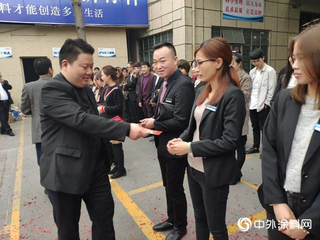 順德塗料商會(hui) 會(hui) 長胡錦釗攜工作人員蒞臨(lin) 保儷(li) 萊參觀指導