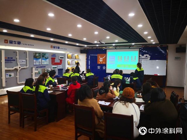 在當地塗料市場占有絕對領導地位——襄陽水漆大商柏道剛依靠這7個(ge) 戰略衝(chong) 刺銷量再翻倍"132613"