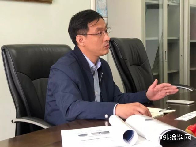 中國絕熱節能材料協會(hui) 一體(ti) 板分會(hui) 秘書(shu) 長王剛到訪亞(ya) 士"132737"