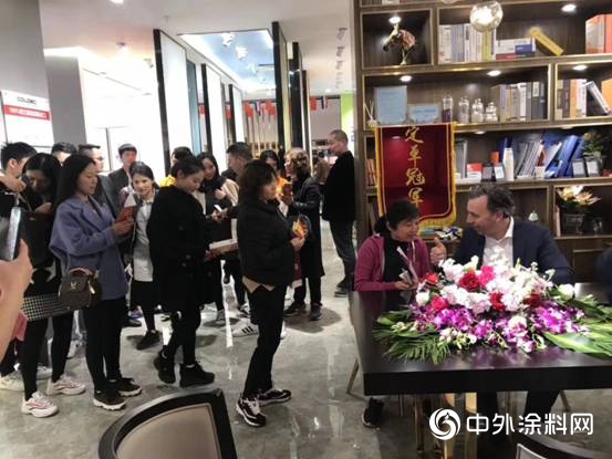 荷蘭(lan) 蔻帝專(zhuan) 賣店形象全新升級 紹興(xing) 柯橋店首家亮相"132804"