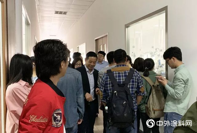 塗料工業(ye) 大學師生到訪亞(ya) 士漆上海總部