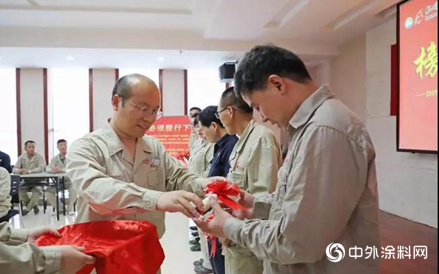 龍佰集團黨委召開預備黨員入黨宣誓暨表彰優秀共產黨員會議