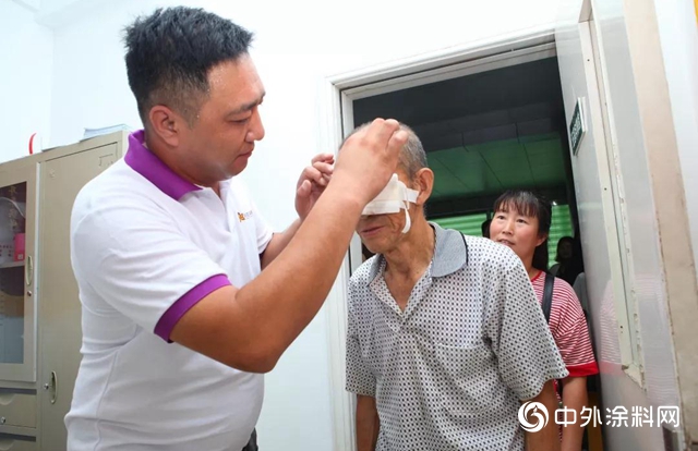 “葉氏化工義(yi) 工隊”探訪複明者 紫荊花助力流動眼科手術車再送“光明”"134239"