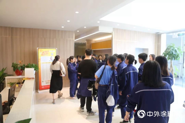 溫大學生走進瑞豐(feng) 集團參觀學習(xi) "135355"
