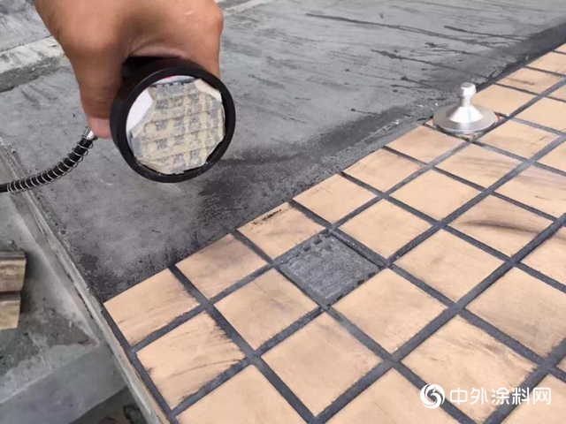 立邦：鋁模外牆施工現場實測 界麵劑的粘結強度達到多少才防脫？