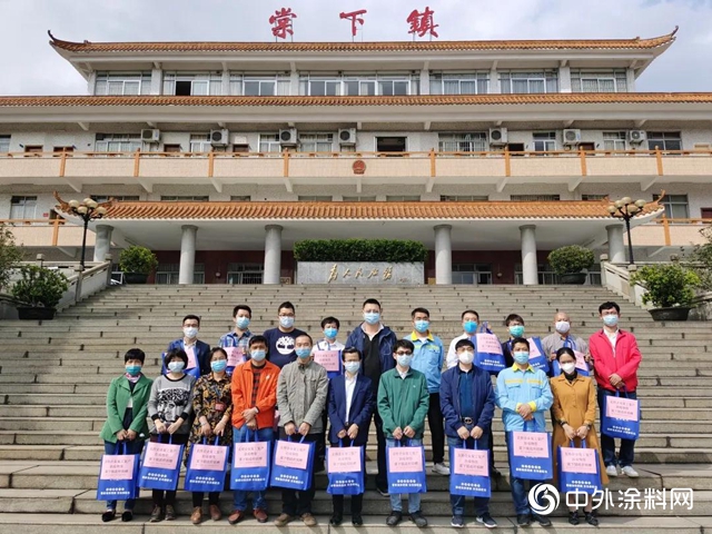 向每一位嘉寶莉“抗疫平民英雄”致敬"
138023"