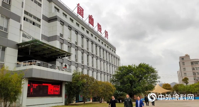 台州軍(jun) 分區宣國民司令員視察魚童