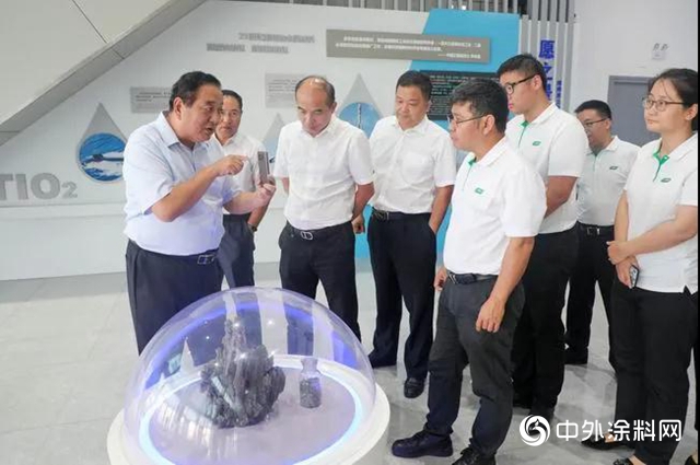 攜手共進 合作共贏——集團隆重舉行龍蟒佰利聯與三棵樹戰略合作簽約暨聯合創新實驗室揭牌儀式