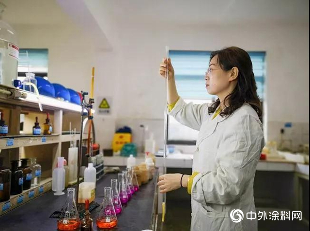 雙節在崗不停歇 爭做出彩龍佰人"
141528"
